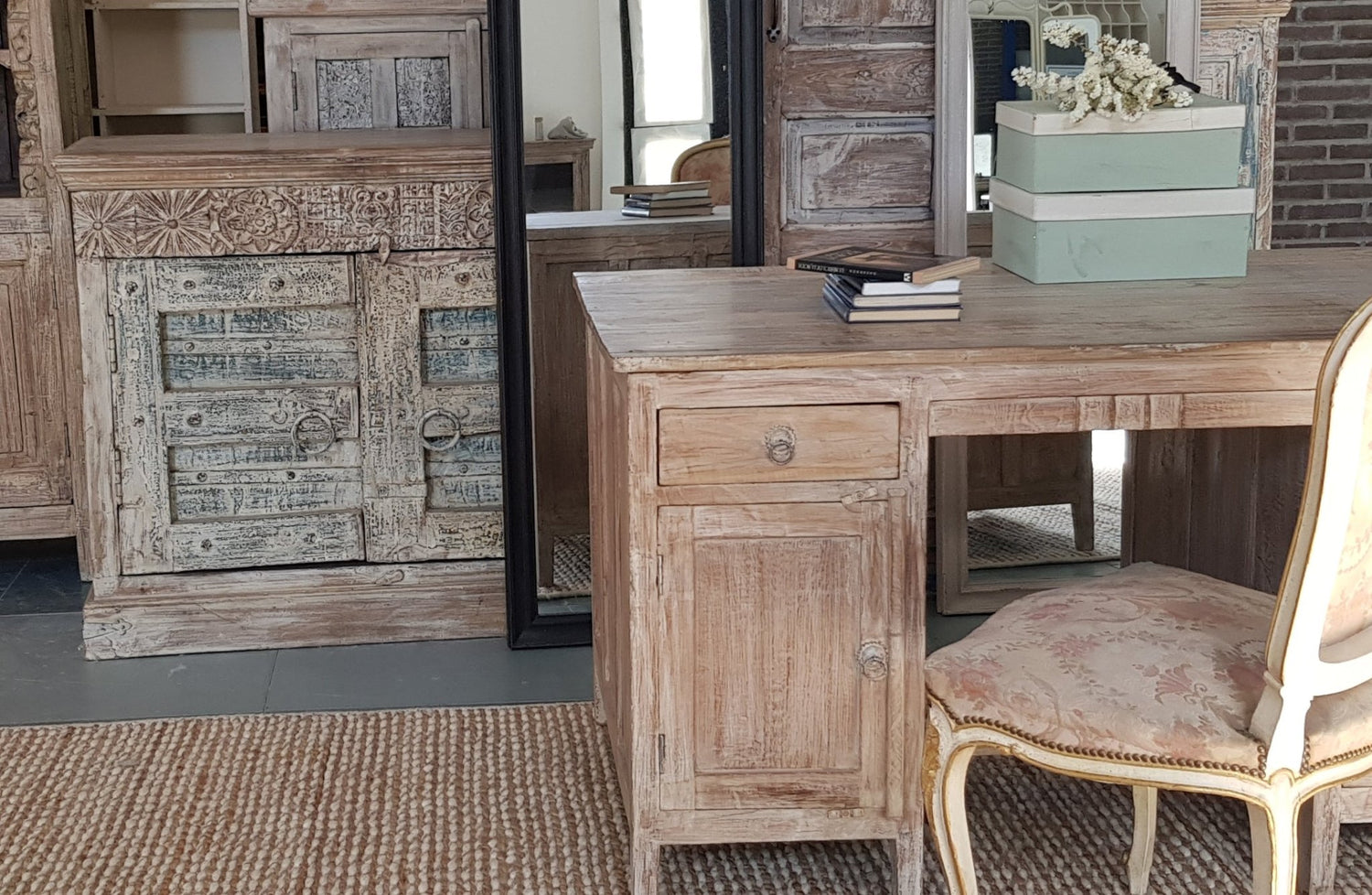 MUEBLES - Grace &amp; Co.