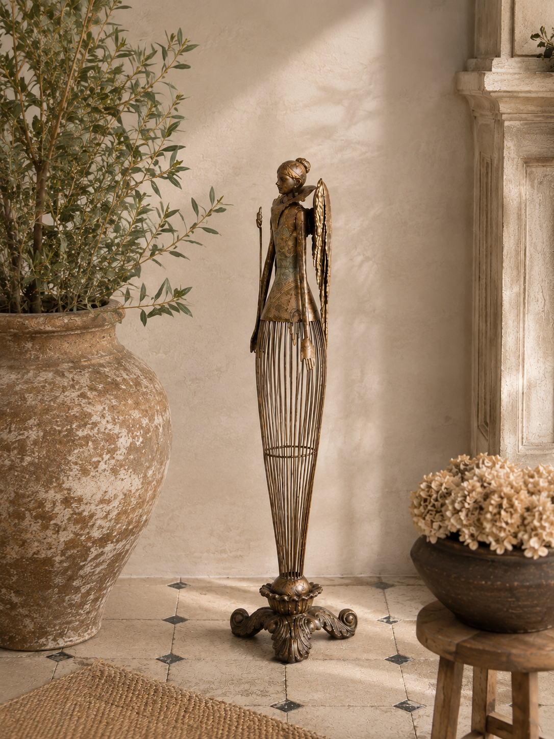 Blanca | Ángel Decorativo de Metal · 54 cm
