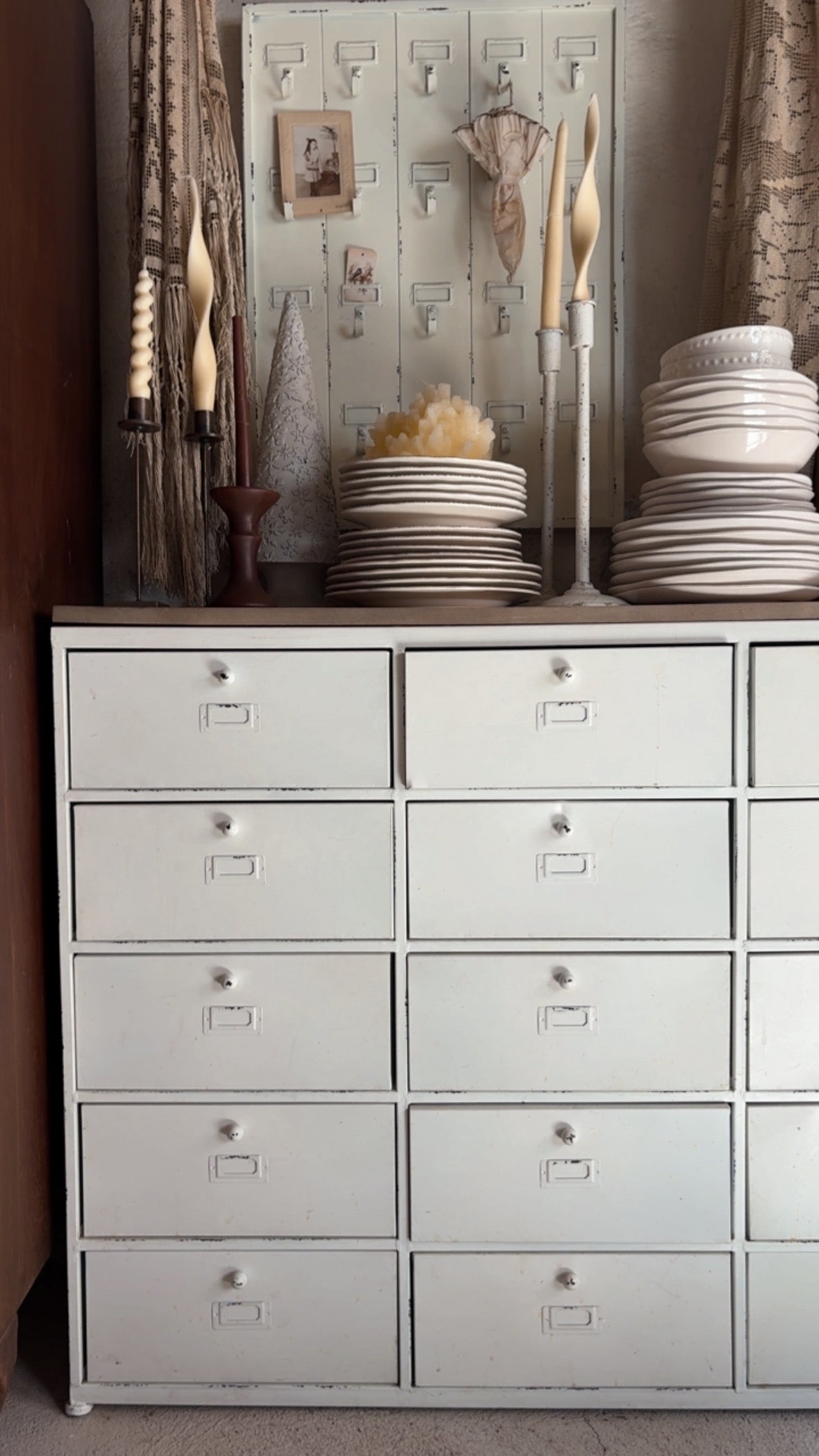 Mueble de hierro de estilo vintage