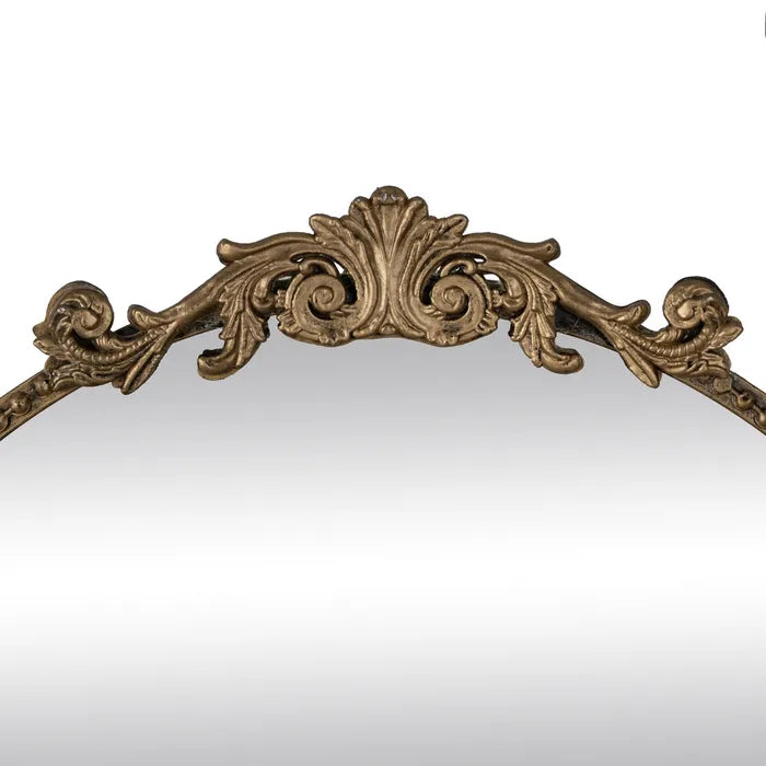 Espejo en metal dorado envejecido . Diseño Alba en Grace & Co.
