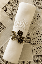 Anillo de servilleta Rose Antique Brass - Grace & Co.Anillo de servilleta Rose Antique BrassGrace & Co.