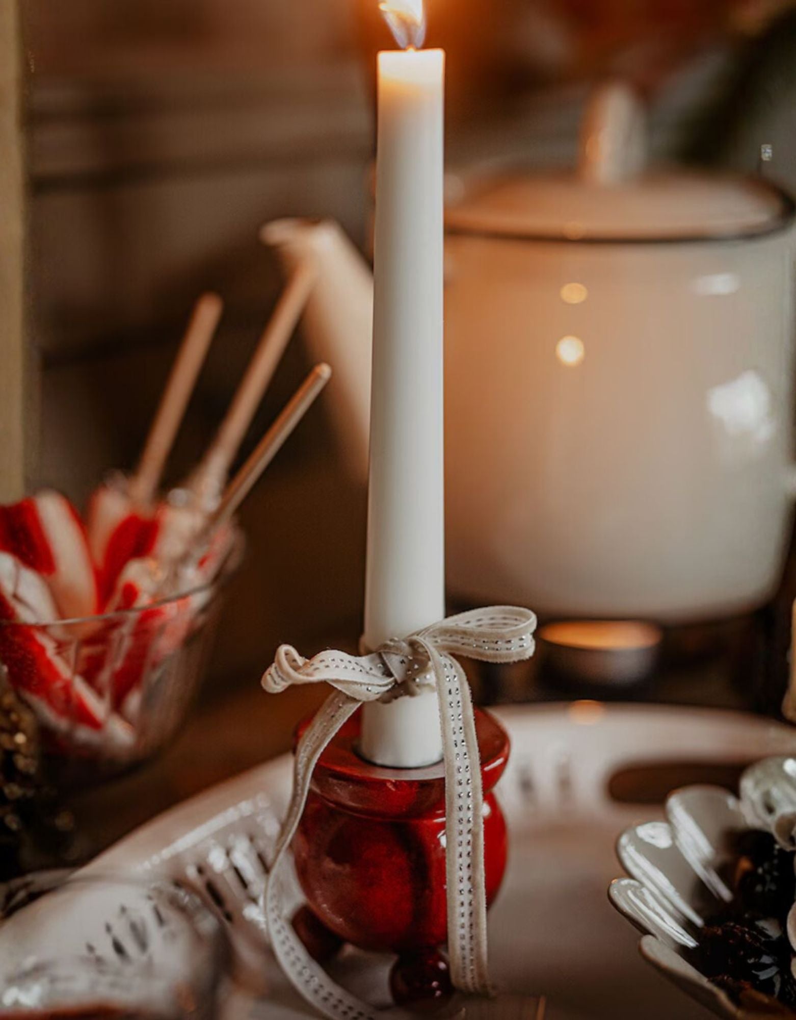 Candelabro Redondo Rojo - Grace & Co.Candelabro Redondo RojoGrace & Co.