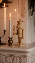 Cascanueces de madera - Grace & Co.Cascanueces de maderaGrace & Co.